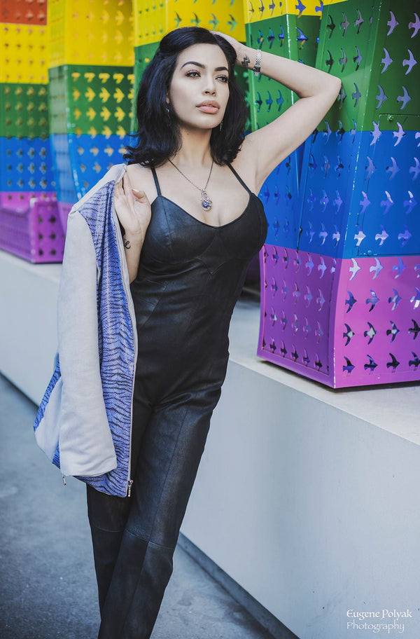 Catsuit de cuero elástico