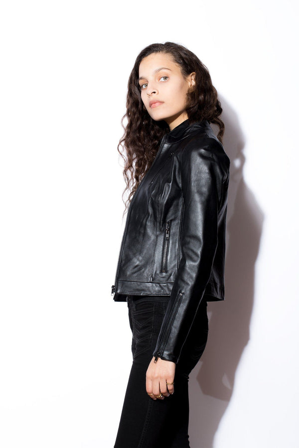 Pantalones cortos de cuero para mujer West Coast Racer