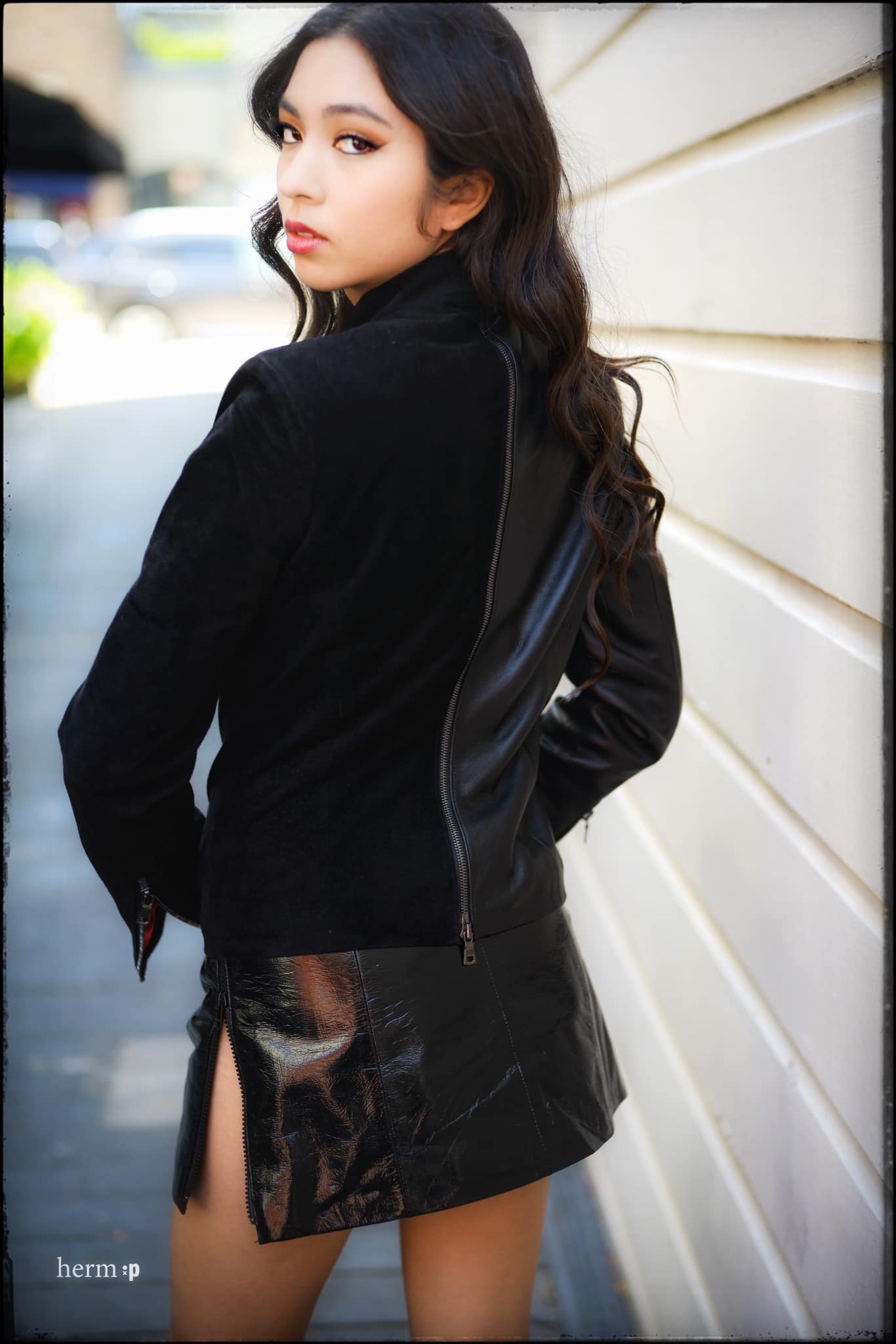 ミニスカート TRAPEZE MINI SKIRT PATENT LAMBSKIN LEATHER 2H550842A.38NO CELINE trapeze mini skirt in patent lambskin leather